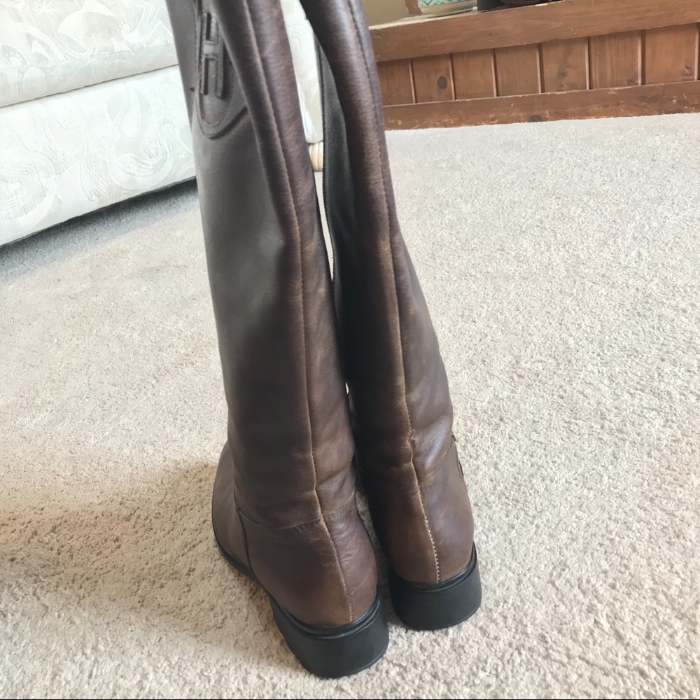 Hunter Leather Crest Riding Boot - Picture 6 of 7